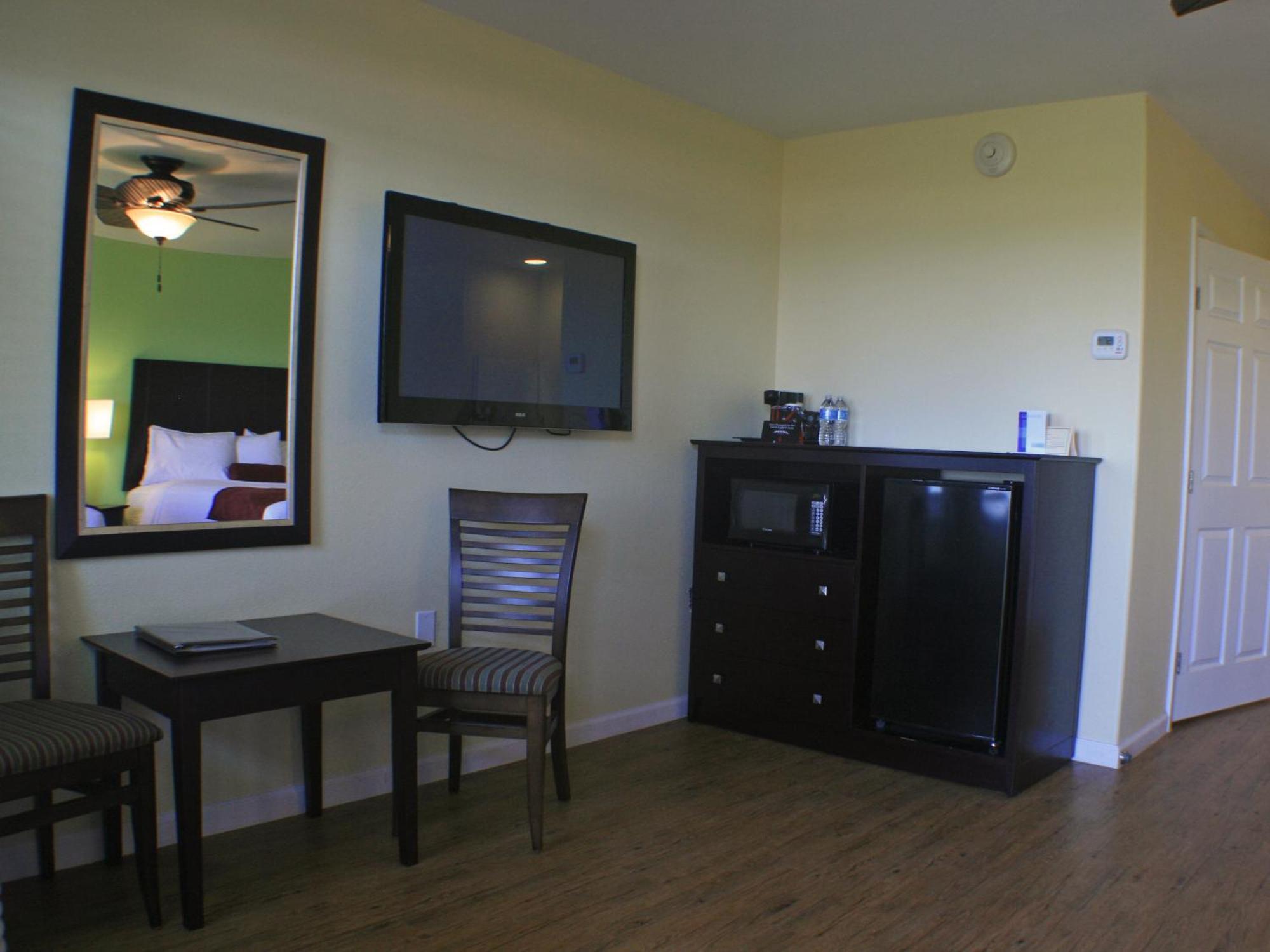 Ocean Village Hotel Surfside Beach Esterno foto