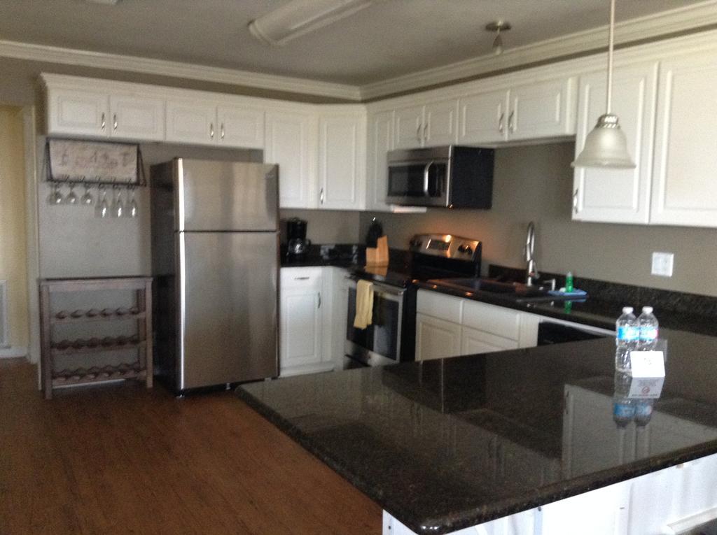 Ocean Village Hotel Surfside Beach Esterno foto